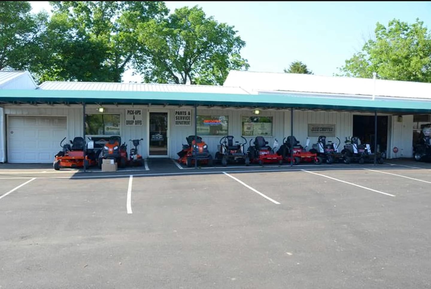 Mobile Mower Repair storefront in Crestwood, Kentucky